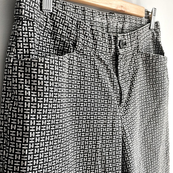 Gap Slim City Black & White Khakis, Size 8R - Picture 5 of 16